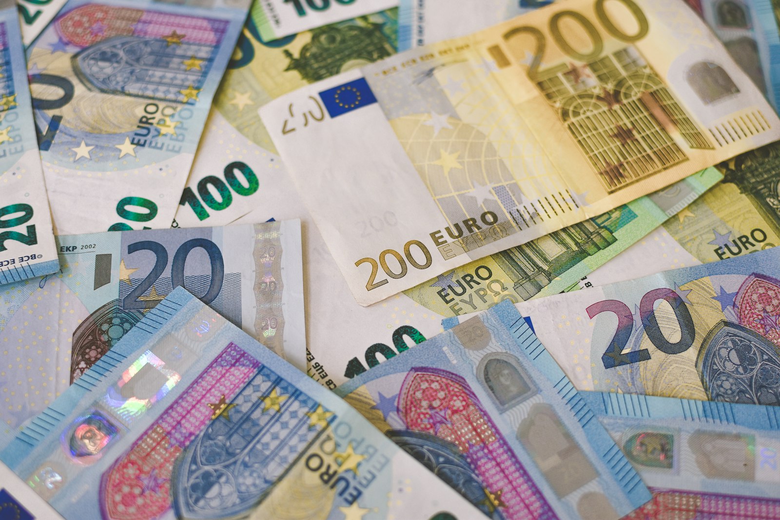 Tassi in rialzo, punto di pareggio piu alto: quando conviene finanziare un investimento invece di pagarlo cash